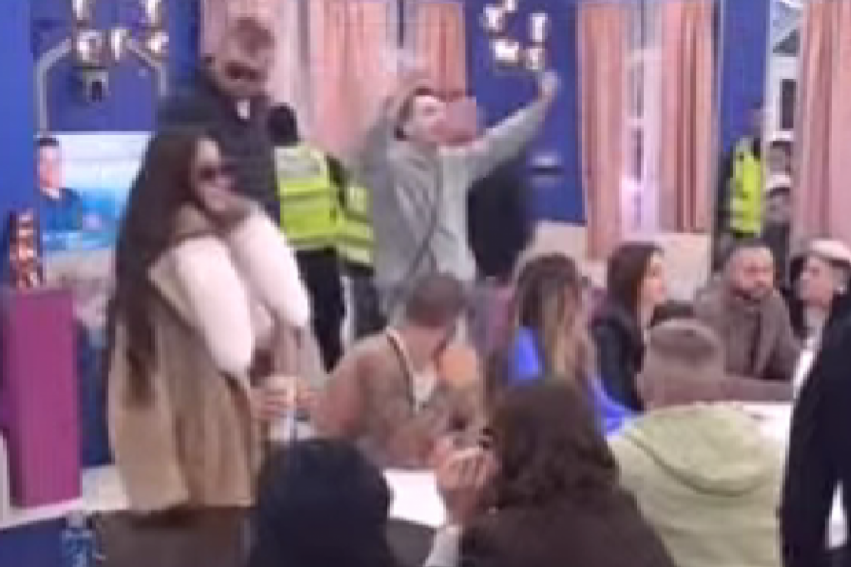 Teodora Balzak i Predsednik haos Elita