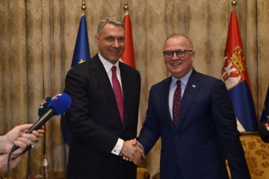 Mađarski ministar građanima Srbije: Na izborima 17. decembra podržite nastavak zajedničkih projekta! (FOTO)