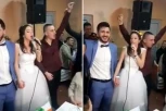 DRUŠTVENIM MREŽAMA KRUŽI SNIMAK NEVEROVATNE SVADBE! Danica Crnogorčević uzela mikrofon u ruke - atomosfera koja se ne viđa često! (VIDEO)