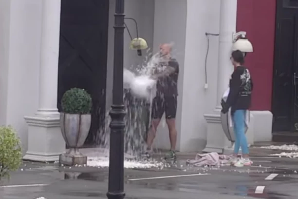 BUKILIĆ NAPRAVIO LOM U ELITI: Cepao i kidao SVE pred sobom! Šok scene (FOTO)