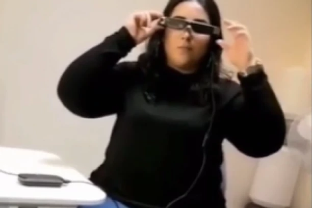 ODJEDNOM JE OSLEPELA PREKO NOĆI: Lekari nisu shvatali ozbiljno SIMPTOME i rekli joj da DRAMI, kada je stigla kući usledio je PAKAO!