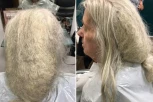 ŽENA JE UŠLA U SALON SA UĆEBANOM KOSOM: Frizerka ju je sređivala više od SEDAM SATI, kad se pogledala u ogledalo nije mogla da veruje kako izgleda! (VIDEO)