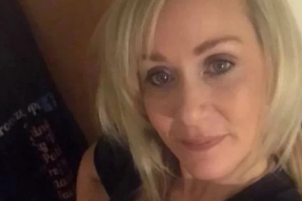 ODJEDNOM JE POČELA DA MUMLA, OČI SU JOJ POPRIMILE ČUDAN IZGLED I SAMO JE PALA! Majka umalo umrla pred dvoje dece posle uzimanja leka za mršavljenje! NEVEROVATNO ŠTA JE BILO U NJEMU! (FOTO)