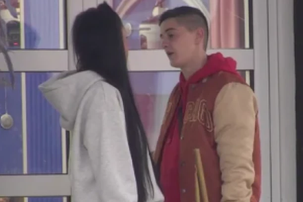 PAKLENO SUOČAVANJE U ELITI: Anita i Bojana oči u oči, tenzija nikad veća!