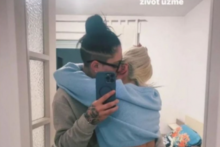 Matea Car sa novom devojkom