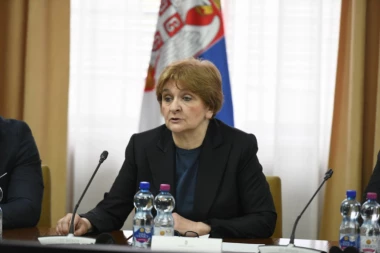 DA LI ĆE SLEDEĆE GODINE STUPITI NA SNAGU ZAKON KOJI ZABRANJUJE PUŠENJE NA JAVNIM MESTIMA? Danica Grujičić o odluci koju podržava 75 odsto građana