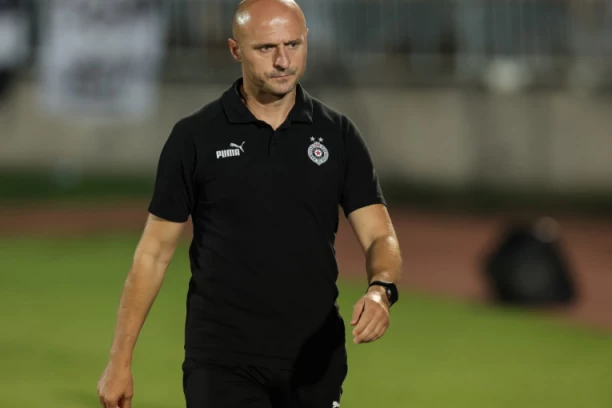 NE SMIRUJU SE STRASTI POSLE NOVOG KIKSA PARTIZANA: Sportski direktor Kragujevčana ODGOVORIO Duljaju!