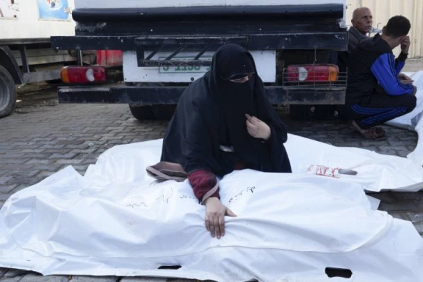 NASTAVAK RATA DONEO NOVE ŽRTVE: Najmanje 54 Palestinca ubijena u današnjim napadima na Gazu, UN traže TRAJAN PREKID VATRE