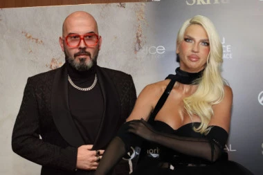 KARLEUŠA HITNO UZVRATILA DEJANU MILIĆEVIĆU: Pevačica odgovorila fotografu, jednim potezom pokazala SVE!