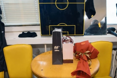 DOŠLO JE VREME ZA RASTANAK: Važan šraf u redovima lidera napušta klub - oproštaj je bio emotivan! (FOTO GALERIJA)