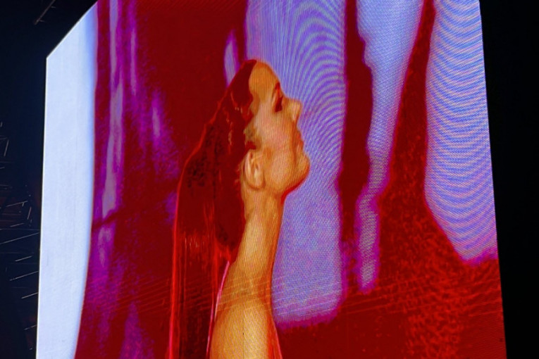 Aleksandra Prijović plače