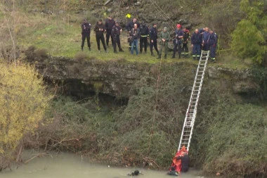 NESREĆA ILI SAMOUBISTVO? Sugrađani tvrde da je otac namerno sleteo u reku Moraču sa šestogodišnjim sinom!
