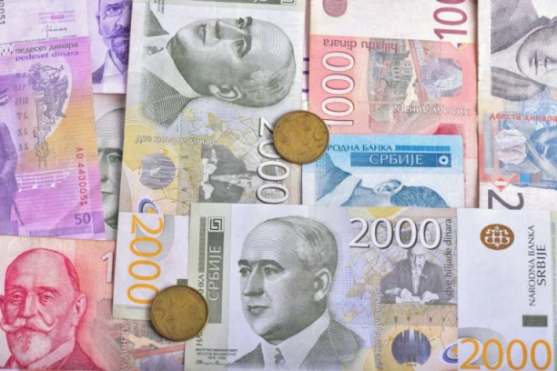 Srednji kurs iznosiće u ponedeljak 117,17 dinara za evro