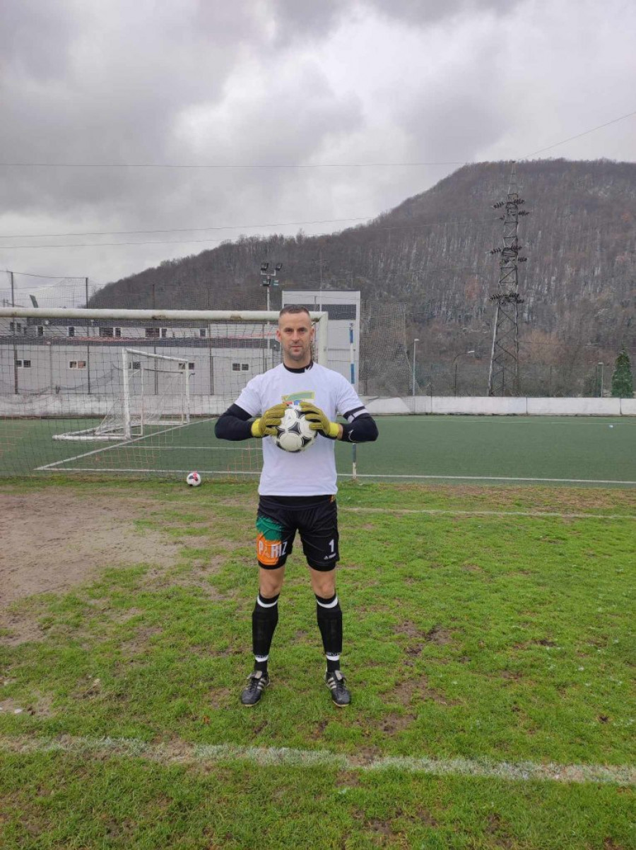 Golman Đurić je i pored smrtnog slučaja u porodici smogao snage i došao je da odigra utakmicu. 