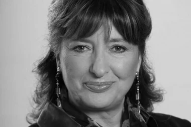 SVET KULTURE ZAVIJEN U CRNO: Preminula slavna profesorka!