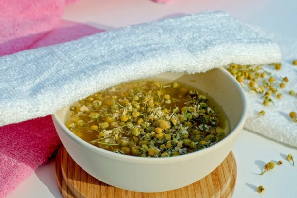 NAPRAVITE PRIRODNU INHALACIJU KOD KUĆE: Ovo su najbolje BILJKE protiv prehlade i disajnih problema!