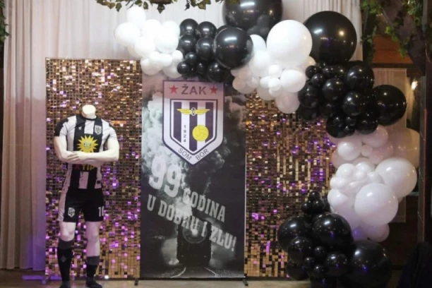 CRNO-BELO VEČE: Godine su samo broj - ljubav je večna! (FOTO GALERIJA)