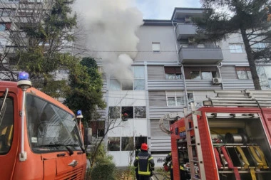 POLICIJA JOŠ UVEK DEŽURA ISPRED ZGRADE GDE JE IZBIO POŽAR! Poznato stanje povređenih sestara - oglasili se iz bolnice u Čačku!