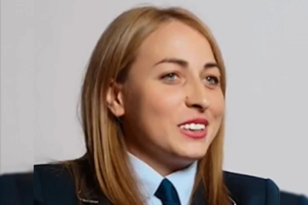 KAKO SE ZOVE ŽENA MAŠINOVOĐA? JA KAŽEM "JELENA, DRAGO MI JE"! Ona je jedna od 5 žena koje upravljaju našim vozovima, putnici joj salutiraju i obožavaju je! (VIDEO)