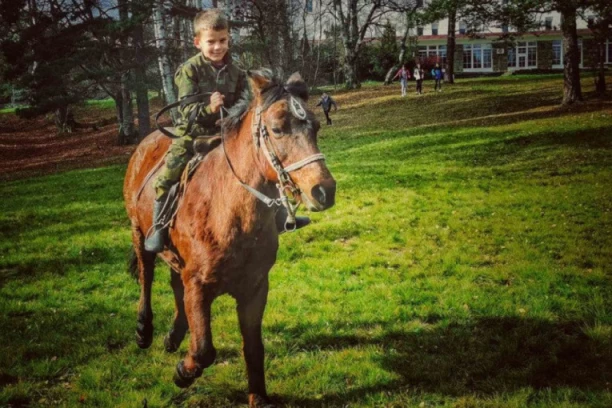 NAJSLAĐI TANDEM U SRBIJI: Šestogodišnjaku iz Arilja je najbolji prijatelj konj Čarli