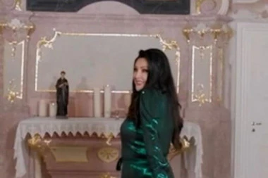 SIN DRAGANE MIRKOVIĆ SVE POKAZAO: Evo kako izgleda VELELEPNI DVORAC o kom svi bruje!