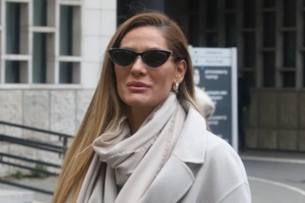 "KAKAV FOLIRANT, SVE SU MU LAĐE POTONULE" Nova ŠOK PORUKA Ane Ćurčić osvanula, sve je JAVNO obelodanila!