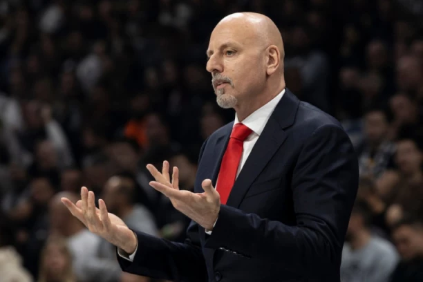 EVROLIGA: Makabi POSEKAO Obradovićeve "kneževe"! Srbin BESNEO! Nejpi PRORADIO, ali Armani izgubio!