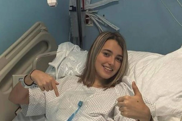 PROGUTALA ČETKICU ZA ZUBE! Devojka (21) se prvo gušila ćuretinom - doktori FRAPIRANI onim što se desilo (FOTO)