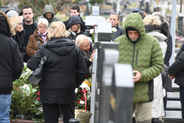 Goca Šaulić se slomila na grobu Aleksandra Kodića
