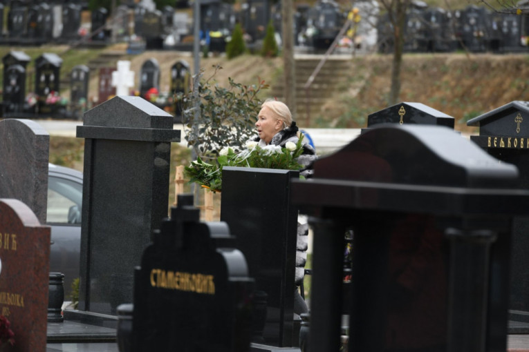 Goca Šaulić se slomila na grobu Aleksandra Kodića