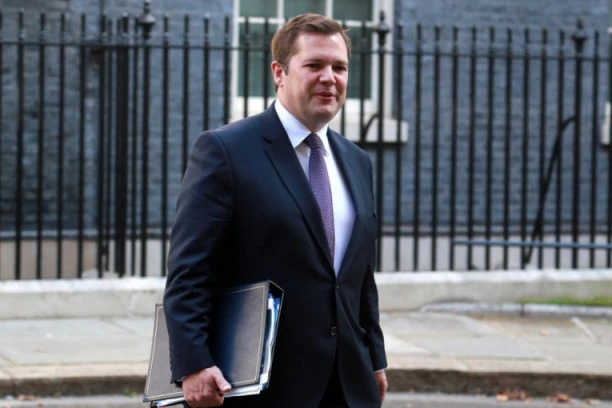 BRITANSKI MINISTAR PODNEO OSTAVKU: Odluku doneo nakon što je vlada objavila predlog KONTROVERZNOG zakona