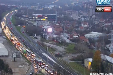 PAKLENI ČETVRTAK! Kolaps gde god da krenete - ogromne kolone na OVIM deonicama u Beogradu! (FOTO)