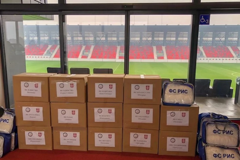 VREDNA POMOĆ JE STIGLA: Savez donirao sportsku opremu klubovima! (FOTO GALERIJA)