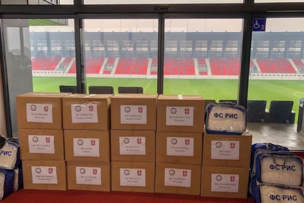 VREDNA POMOĆ JE STIGLA: Savez donirao sportsku opremu klubovima! (FOTO GALERIJA)