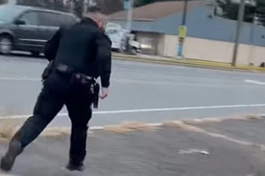 "OVDE SMO TI SVI PRIJATELJI"! Neobično hapšenje u Americi zbog koga su svi koji su ga videli PLAKALI OD SMEHA! Albert zadao velike probleme policiji! (VIDEO)