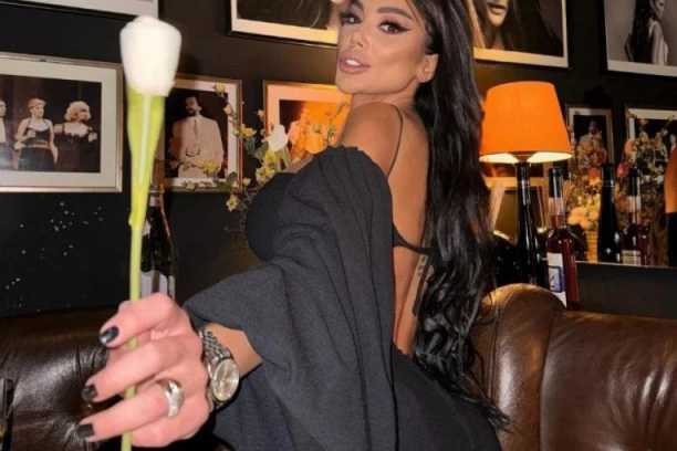 VRELI KADROVI TAMARE ĐURIĆ! Starleta pokazala kako se KITI JELKA u njenoj kući: Od ovoga može SRČKA da te strefi!