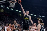 CRNO-BELI TAJFUN ODUVAO “MANEKENE”: Partizan od ponora do velike pobede!