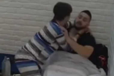 RAZUZDANA MILJANA ZASKOČILA ZOLU: Hoće na silu da BLUDNIČI, on se opire! ŠOK SCENE (FOTO)