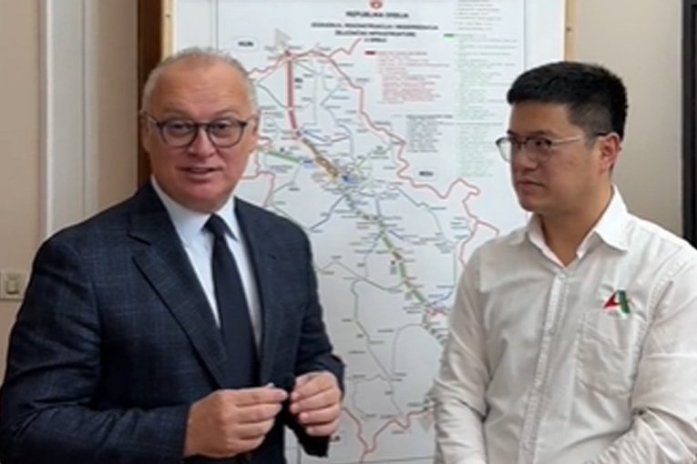 USIJALE SE DRUŠTVENE MREŽE: Ministar Vesić postavio pitanje na kineskom, usledio ŠOKANTAN odgovor! (VIDEO)