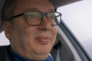 LEPA JE SRBIJA, NAJLEPŠA NA CELOM SVETU! Predsednik Vučić seo u Škodu staru 17 godina, pa krenuo u vožnju autoputem! (VIDEO)