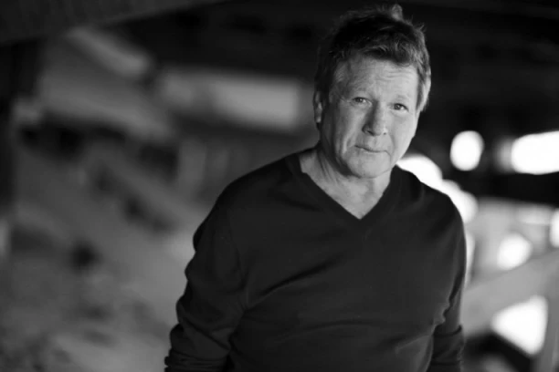 UMRO SLAVNI GLUMAC KOG SU SVI VOLELI: Sin slomljen od bola podelio tužne vesti (FOTO)