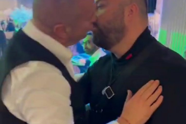 Đani i Borko Radivojević poljubac