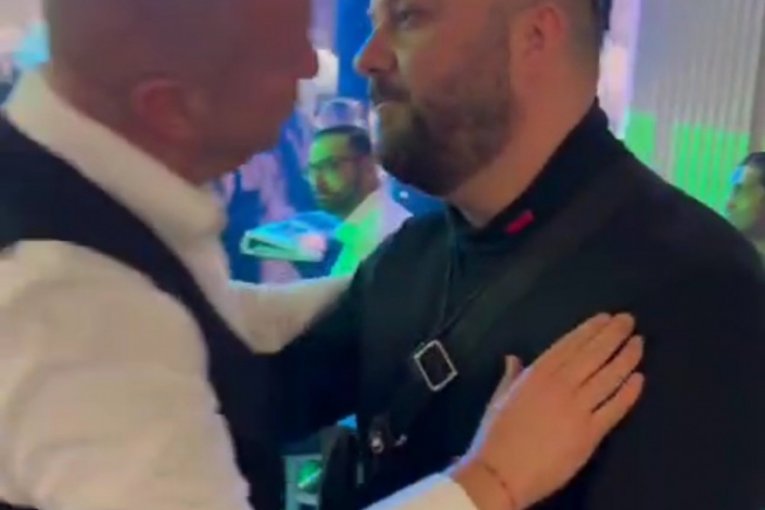 Đani i Borko Radivojević poljubac