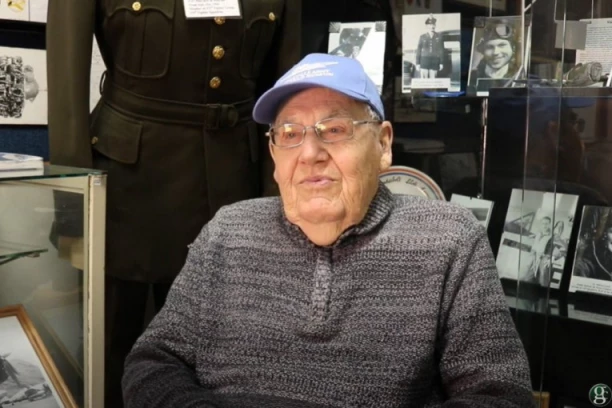 JEDAN DAN JE POČEO DA ŠTUCA I NIJE PRESTAO 68 GODINA: Postao svetski rekorder, evo šta je uticalo da se to STANJE POKRENE!