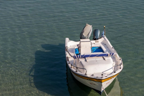 DRAMA U ZEMLJI: Ogromna rupa PROGUTALA kanal! Brodovi i čamci se nasukali