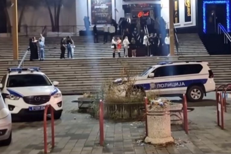 Ema Radujko bomba na nastupu