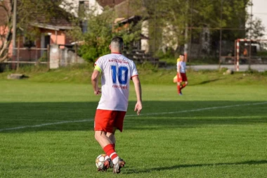I PORED POVREDE, JEDAN OD KLJUČNIH IGRAČA: Kapiten tima iz Darosave predvodi listu strelaca!