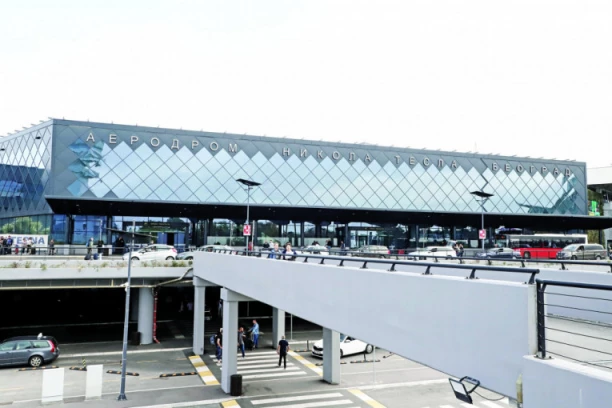 OTKAZANI LETOVI ZA GRČKU I ITALIJU! Pre nego što krenete na aerodrom, dobro proverite svoj let!