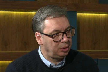 OBRAĆANJE PREDSEDNIKA VUČIĆA: Pobedićemo ih ubedljivo i to svuda! Zar ćete da kažete da je Bjelogrlić pametniji od Kanjuha?