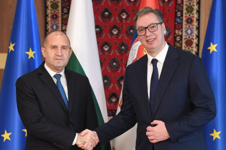 "SRDAČAN DOČEK I IZUZETAN POVOD ZA SUSRET"! Vučić se sastao sa predsednikom Bugarske Radevim: "Energetska sigurnost za naše građane"! (FOTO)